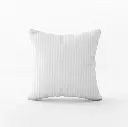 Fabric_twist_cushion_01.webp